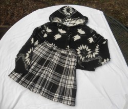 Vintage Italy 2 Pc THE LIMITED Skirt and Snowflake Hoodie Cardigan Sweater - Black & White Pleated skort Girls 8 Medium