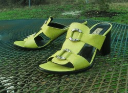 Vintage BRIGHTON (Italy) Leather Slip-On Heels Sandals LIME GREEN Moc Lizard Shoe Womens 7.5N