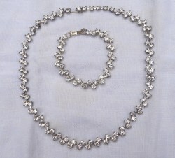 Vintage 2 Piece White RHINESTONE ZIG ZAG Necklace & Matching Bracelet