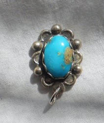 VINTAGE 70's Oval Arizona TURQUOISE Cabochon Pendant Scalloped Bezel Set Sterling Silver