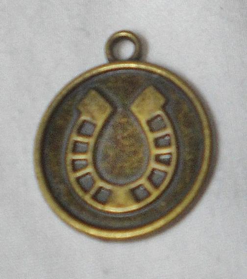 Quantity 9 &ndash;Bronze LUCKY HORSE SHOE in a Circle 16mm X 20mm Charms or Pendants  -1.5mm Hole at top